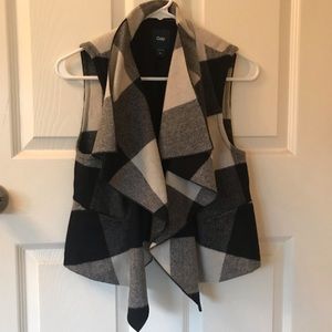 Gap buffalo plaid drapey vest